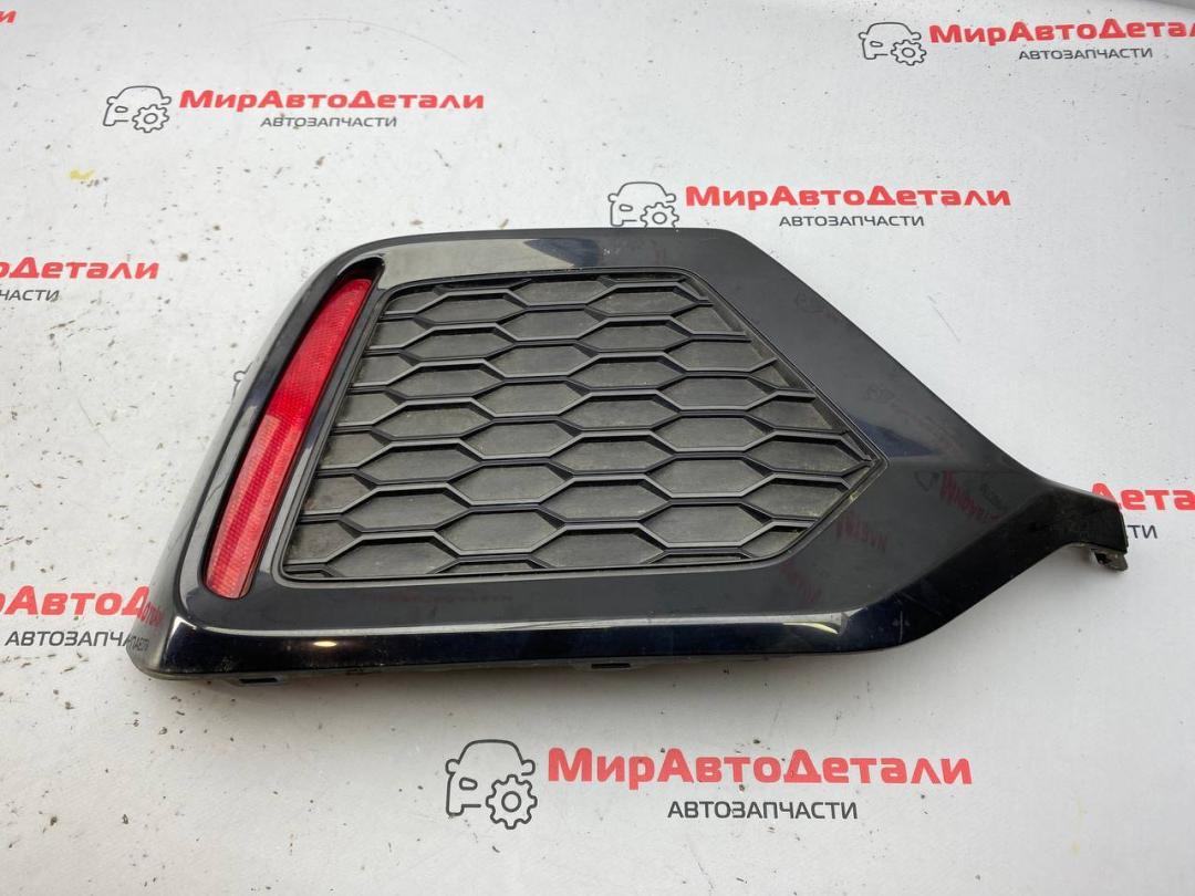 Заглушка (решетка) в бампер задний Honda Civic 10 поколение 2017, 1.5 л., бензин, АКПП, хетчбэк 5 дв., 71508TGG - фото №1