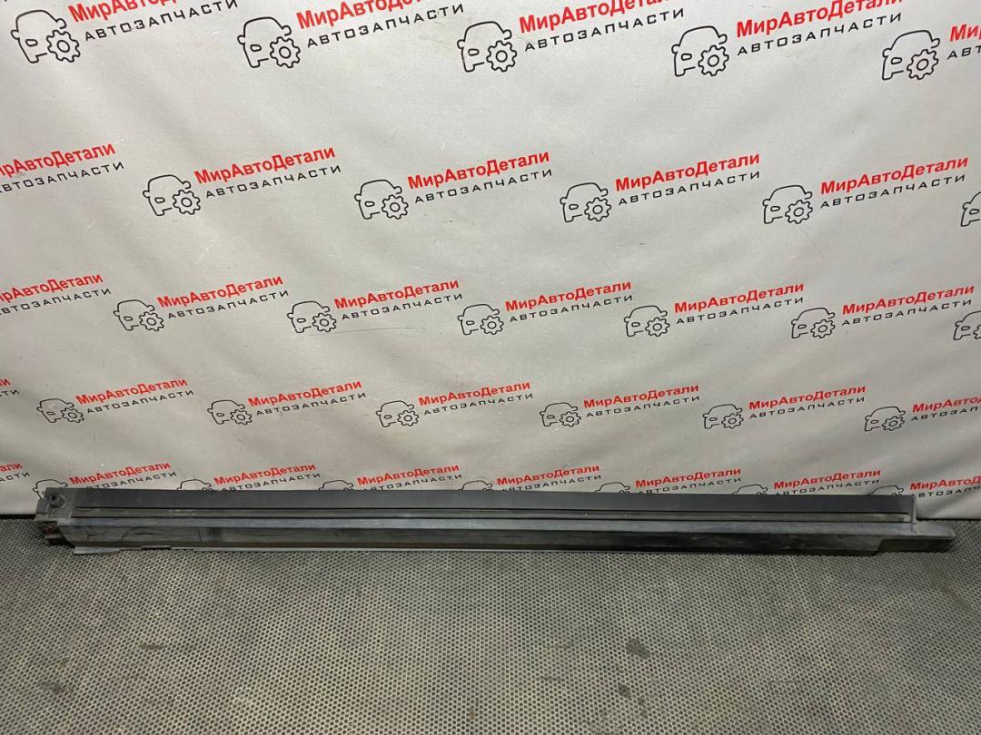 накладка на порог Cadillac XT4 1 поколение 2019, 2.0 л., бензин, 84568515 - фото №1