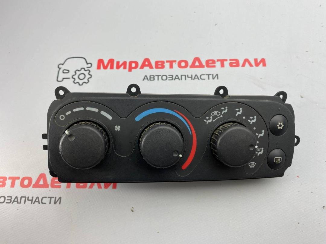 блок управления печки / климат-контроля Chrysler Concorde 2 поколение (1998 - 2004), 04698198ABB - фото №1