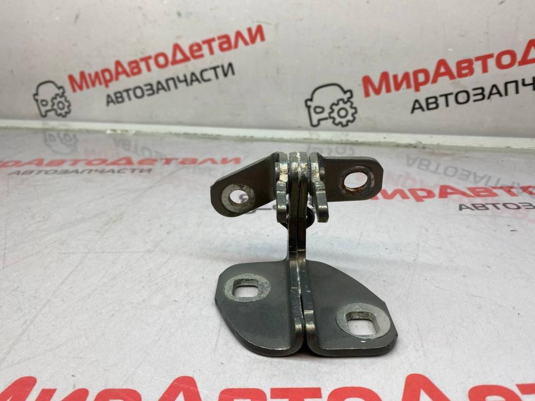 петля двери GMC Acadia 2 поколение (2016 - 2019) - фото №1