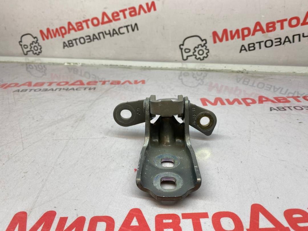 петля двери GMC Acadia 2 поколение (2016 - 2019) - фото №1