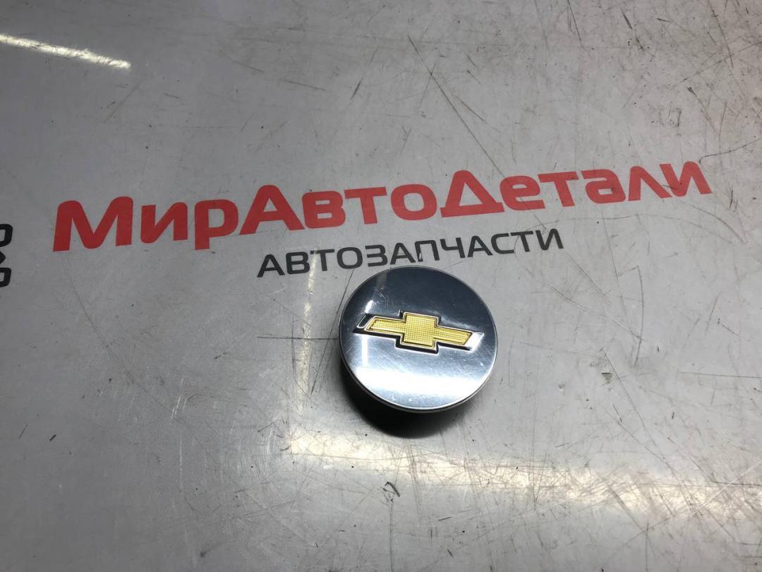колпачок литого диска Chevrolet Equinox 3 поколение 2018, 2.0 л., бензин, АКПП - фото №1