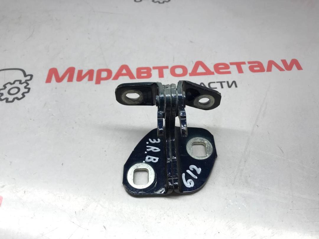 петля двери GMC Acadia 2 поколение (2016 - 2019) - фото №1