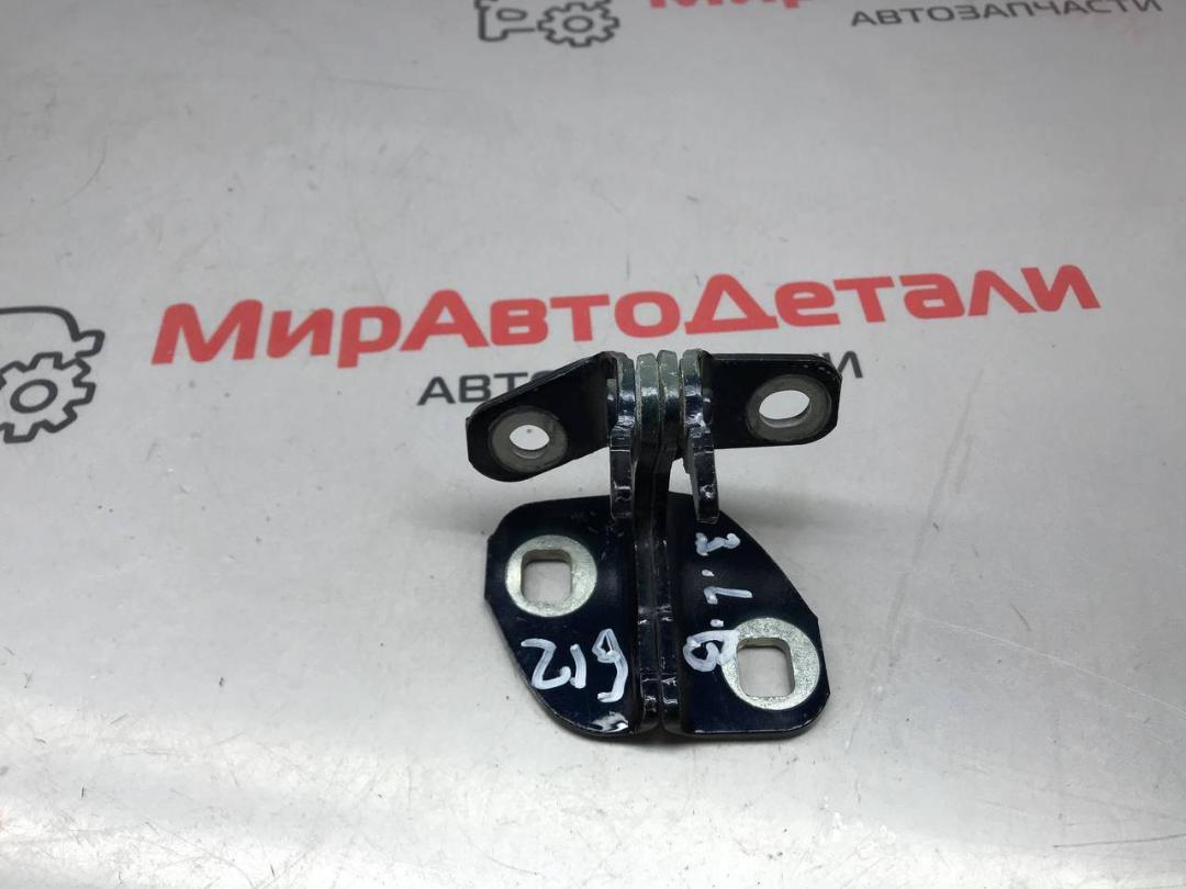 петля двери GMC Acadia 2 поколение (2016 - 2019) - фото №1