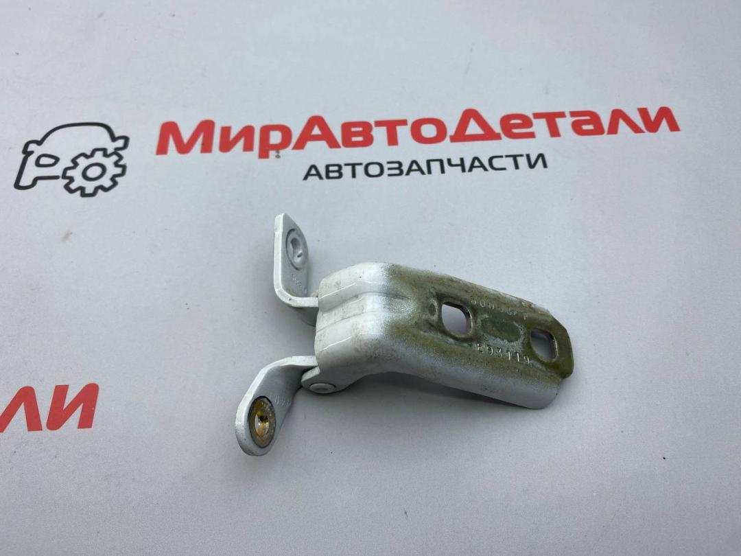 петля двери Chevrolet Equinox 3 поколение (2017 - 2025) - фото №1