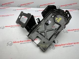 полка аккумулятора Cadillac XT4 1 поколение, 84046004