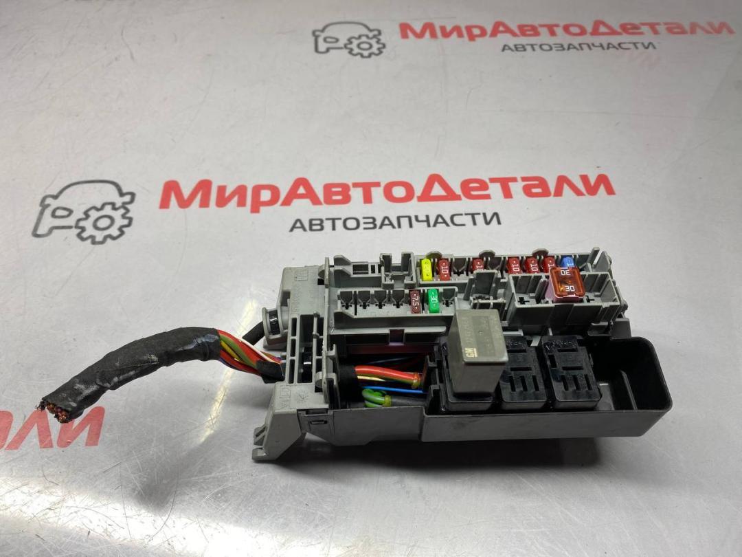 блок предохранителей GMC Terrain 2 поколение (2017 - 2025), 1.5 л., бензин - фото №1