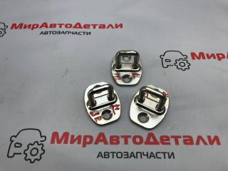 ответная часть (скоба) замка двери Opel Ampera 2 поколение